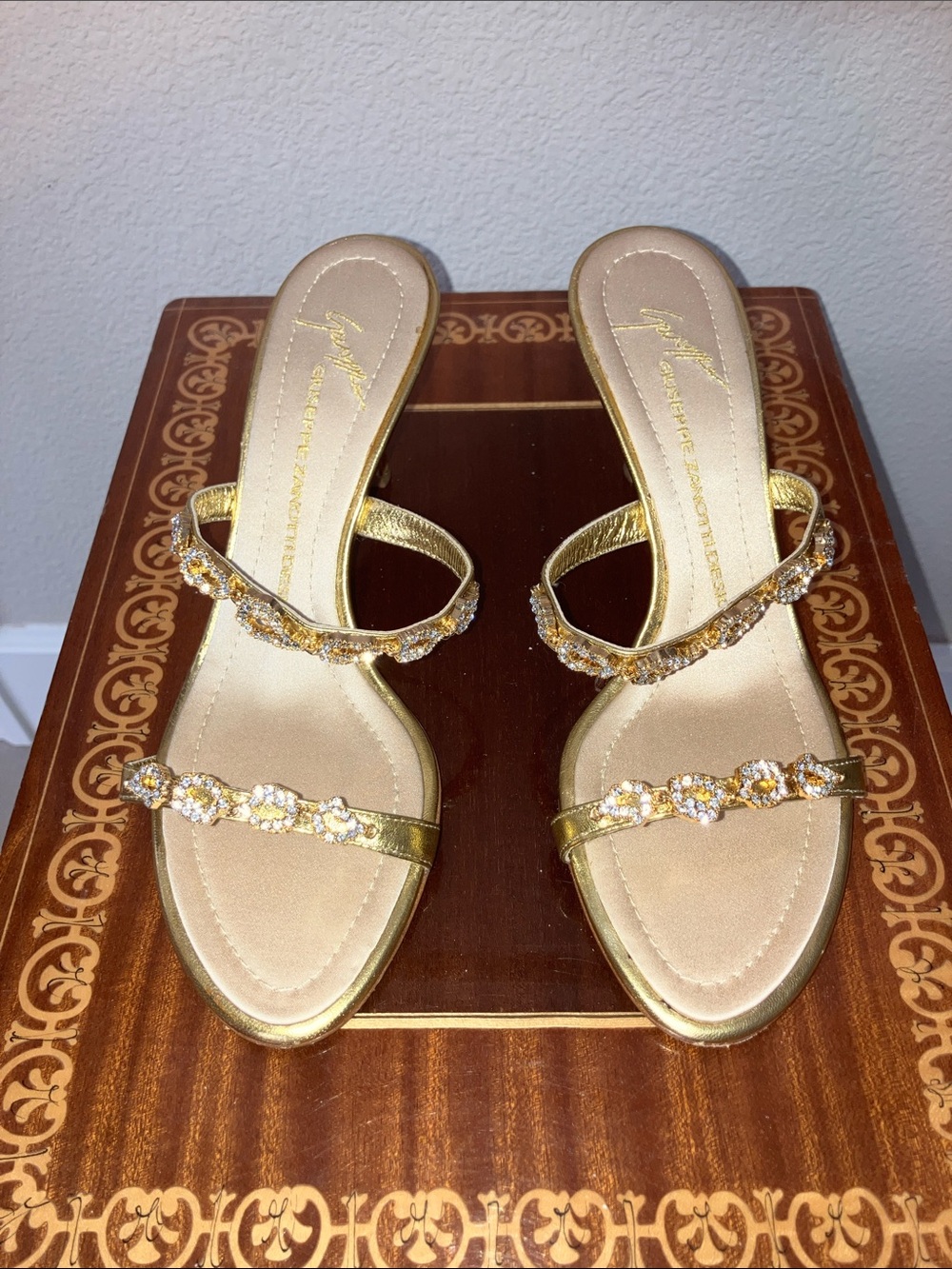 NWB Giuseppe Zanotti 7.5 Gold lame Crystal Leather Heels to 7
